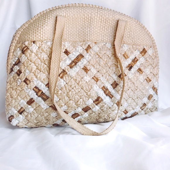 Handwoven Straw Handbag - Picture 2 of 6